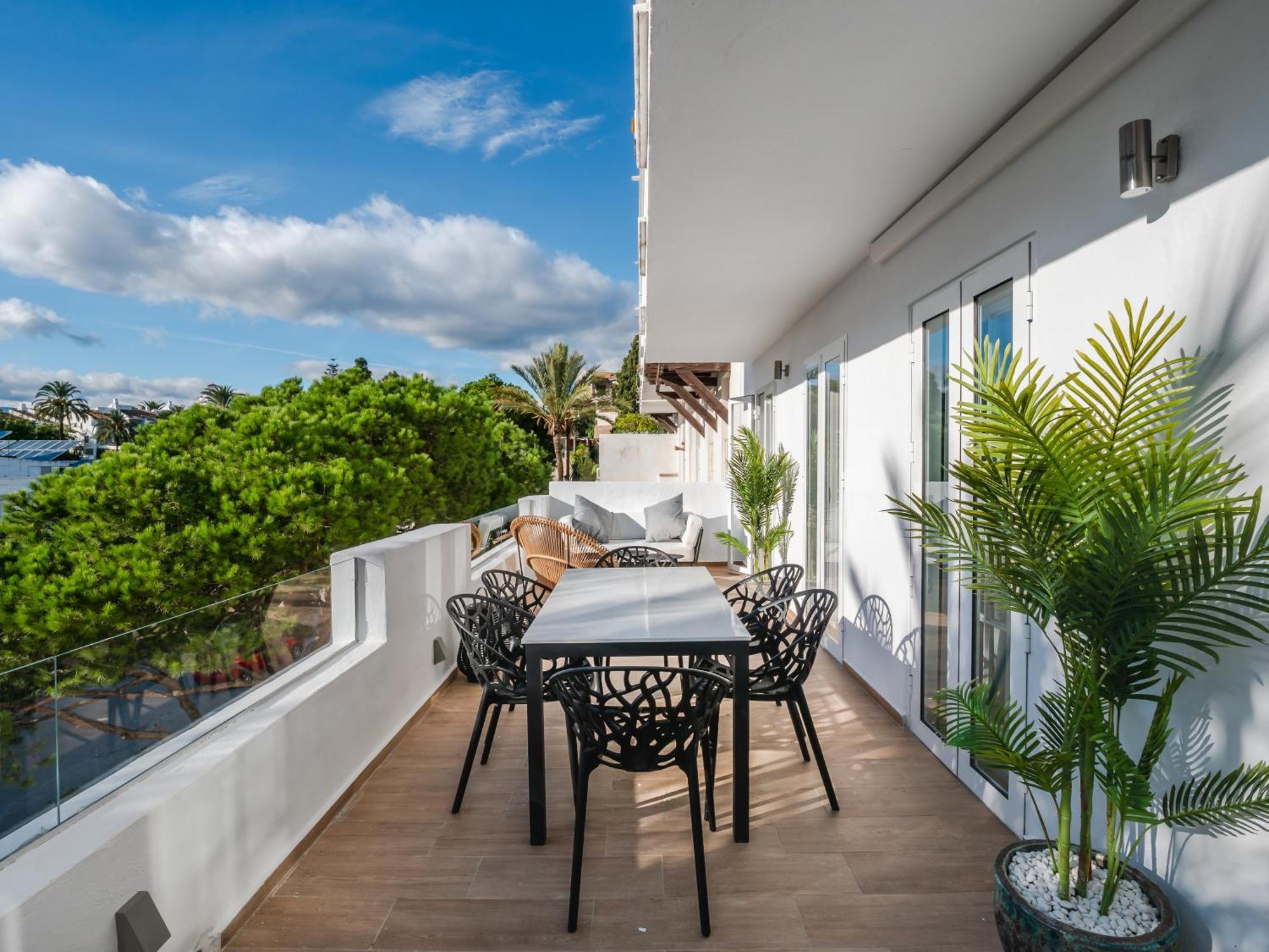 3 Bdrm Stylish Apt W Pool In Puerto Banus Marbella Exterior photo