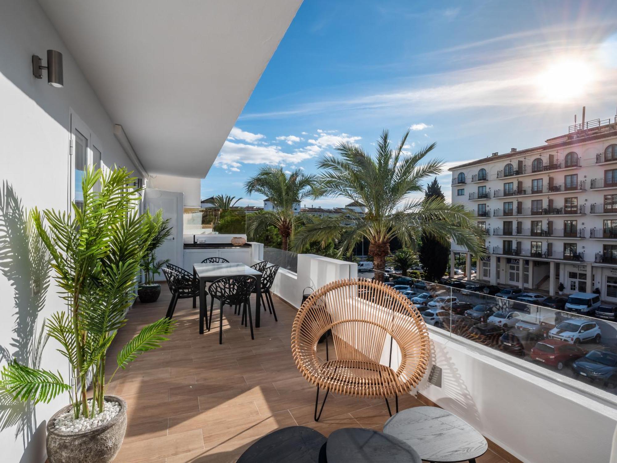 3 Bdrm Stylish Apt W Pool In Puerto Banus Marbella Exterior photo
