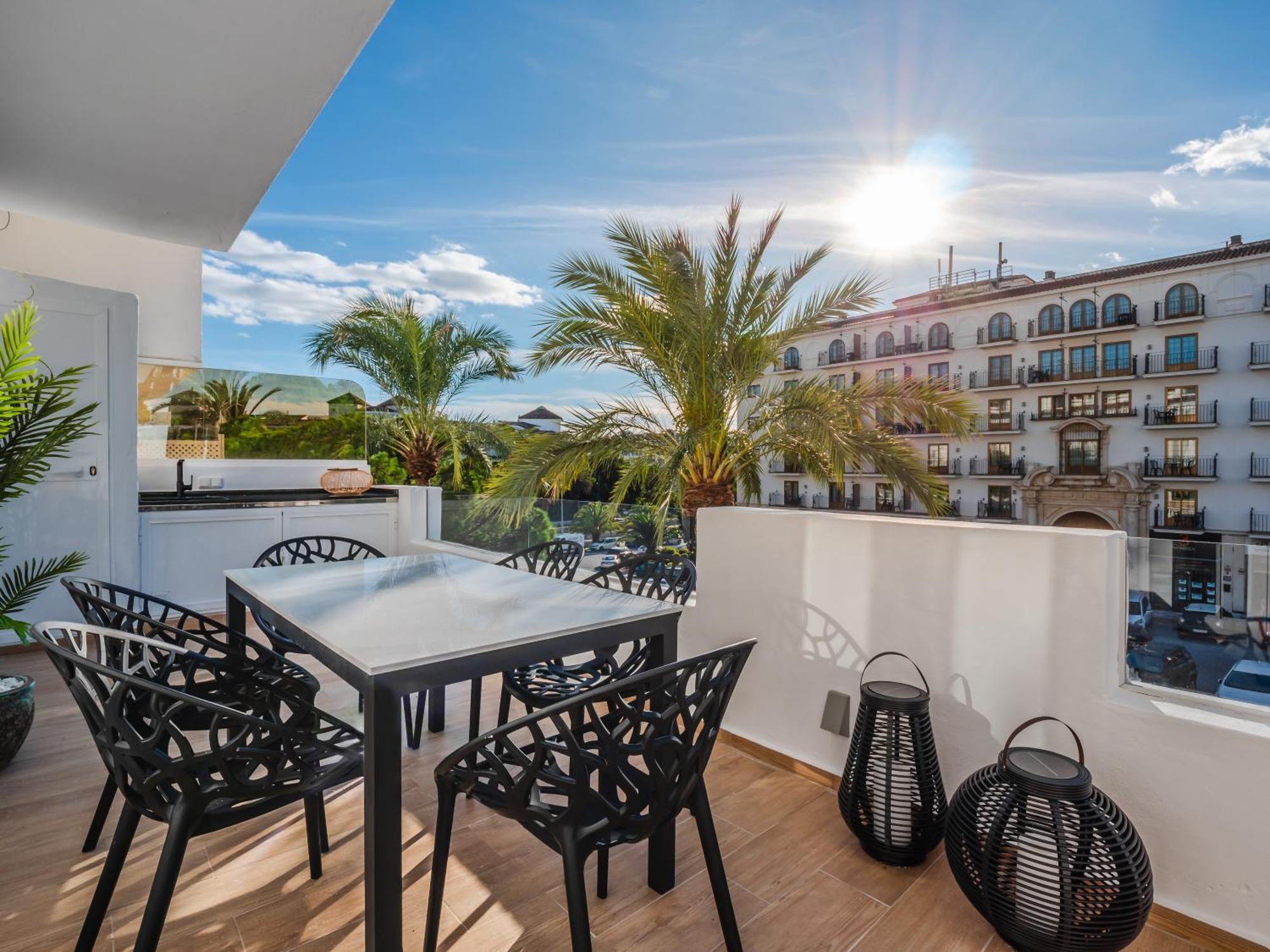 3 Bdrm Stylish Apt W Pool In Puerto Banus Marbella Exterior photo