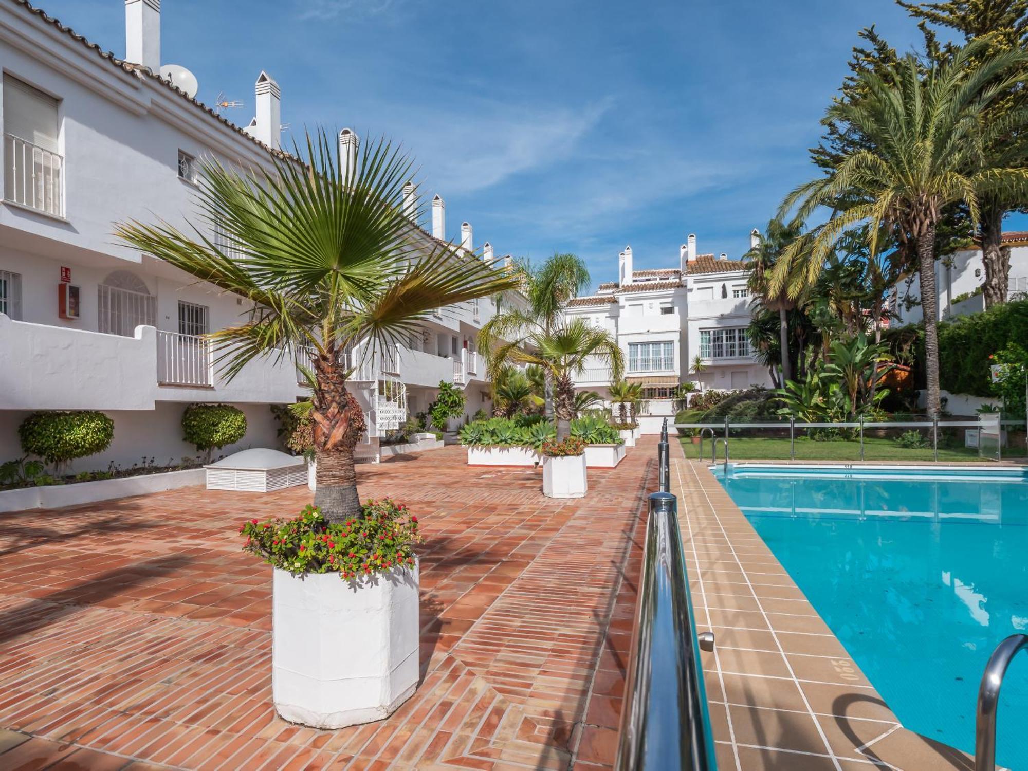3 Bdrm Stylish Apt W Pool In Puerto Banus Marbella Exterior photo